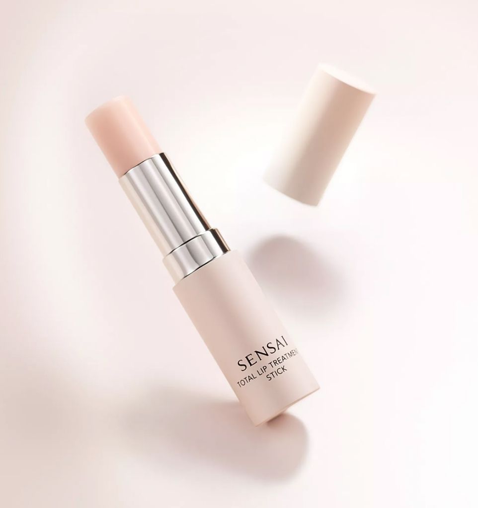 Захисний бальзам для губ Sensai Total Lip Treatment Stick