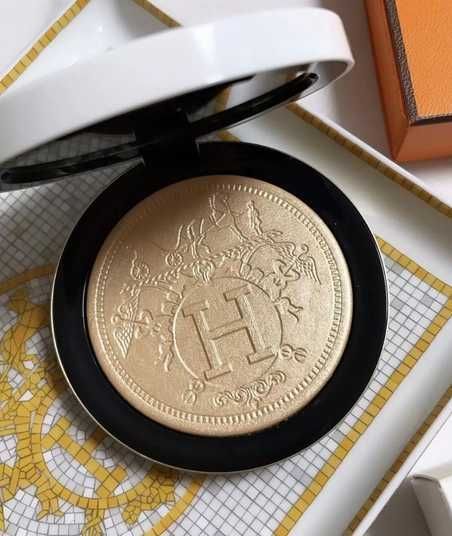 Пудровый хайлайтер для лица и глаз Hermes Limited Edition Poudre D