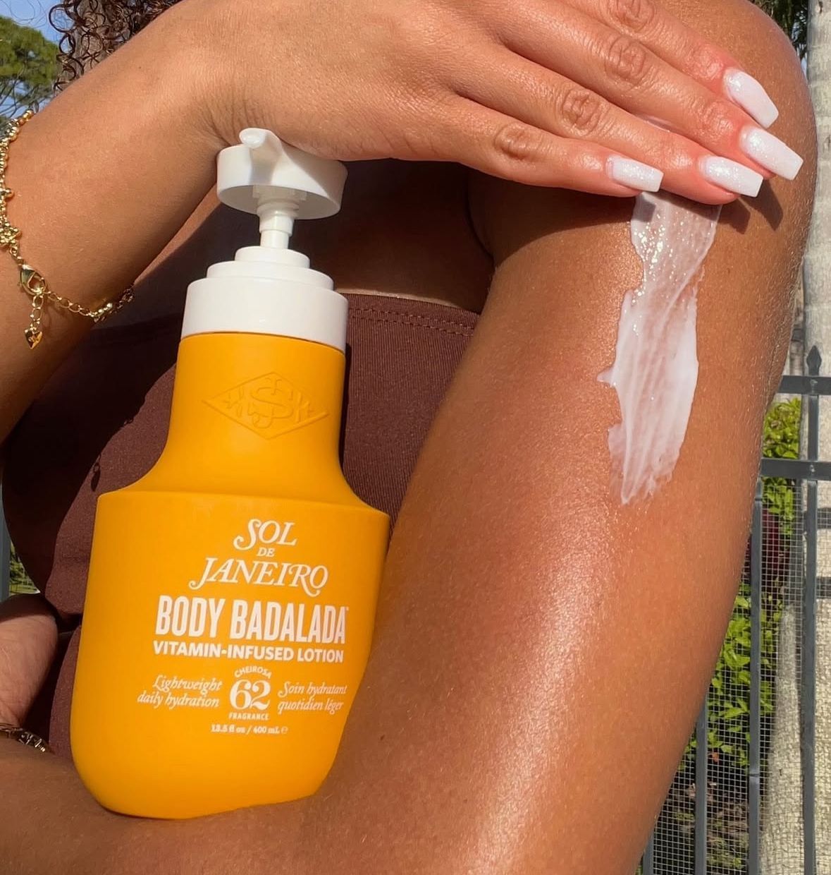Увлажняющий лосьон для тела Sol de Janeiro Body Badalada Vitamin-Infused Body Lotion , 400мл