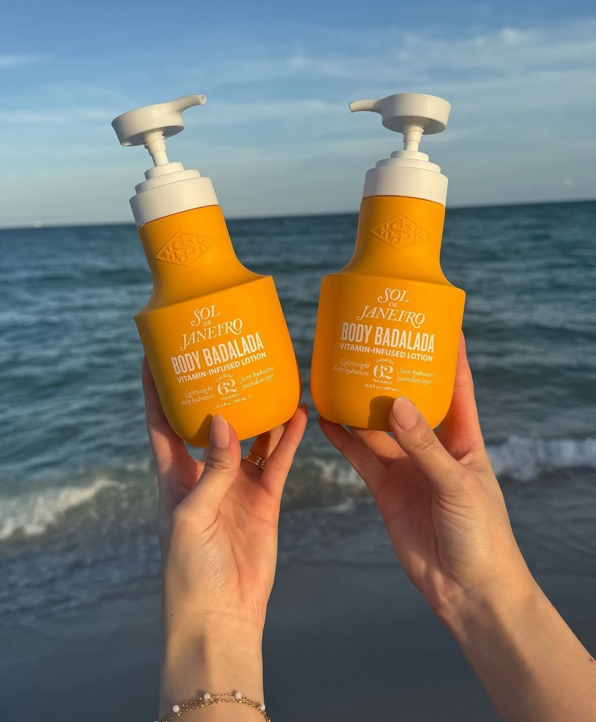 Увлажняющий лосьон для тела Sol de Janeiro Body Badalada Vitamin-Infused Body Lotion , 400мл