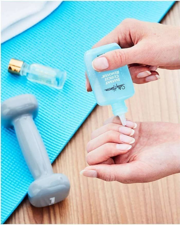 Набір для домашнього манікюру: Sally Hansen Instant Cuticle Remover + ножиці Staleks Pro Smart 10/3