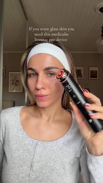 Пристрій для домашнього догляду за шкірою 6 в 1 MEDICUBE AGE-R Booster Pro, Pink