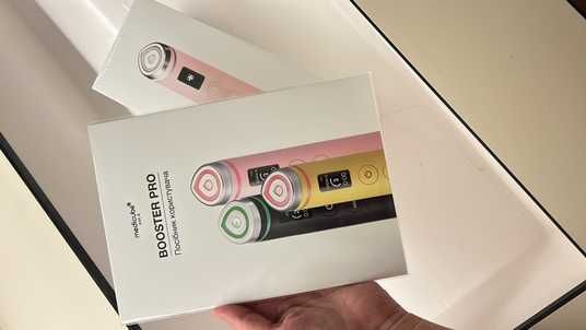 Устройство для домашнего ухода за кожей 6 в 1 MEDICUBE AGE-R