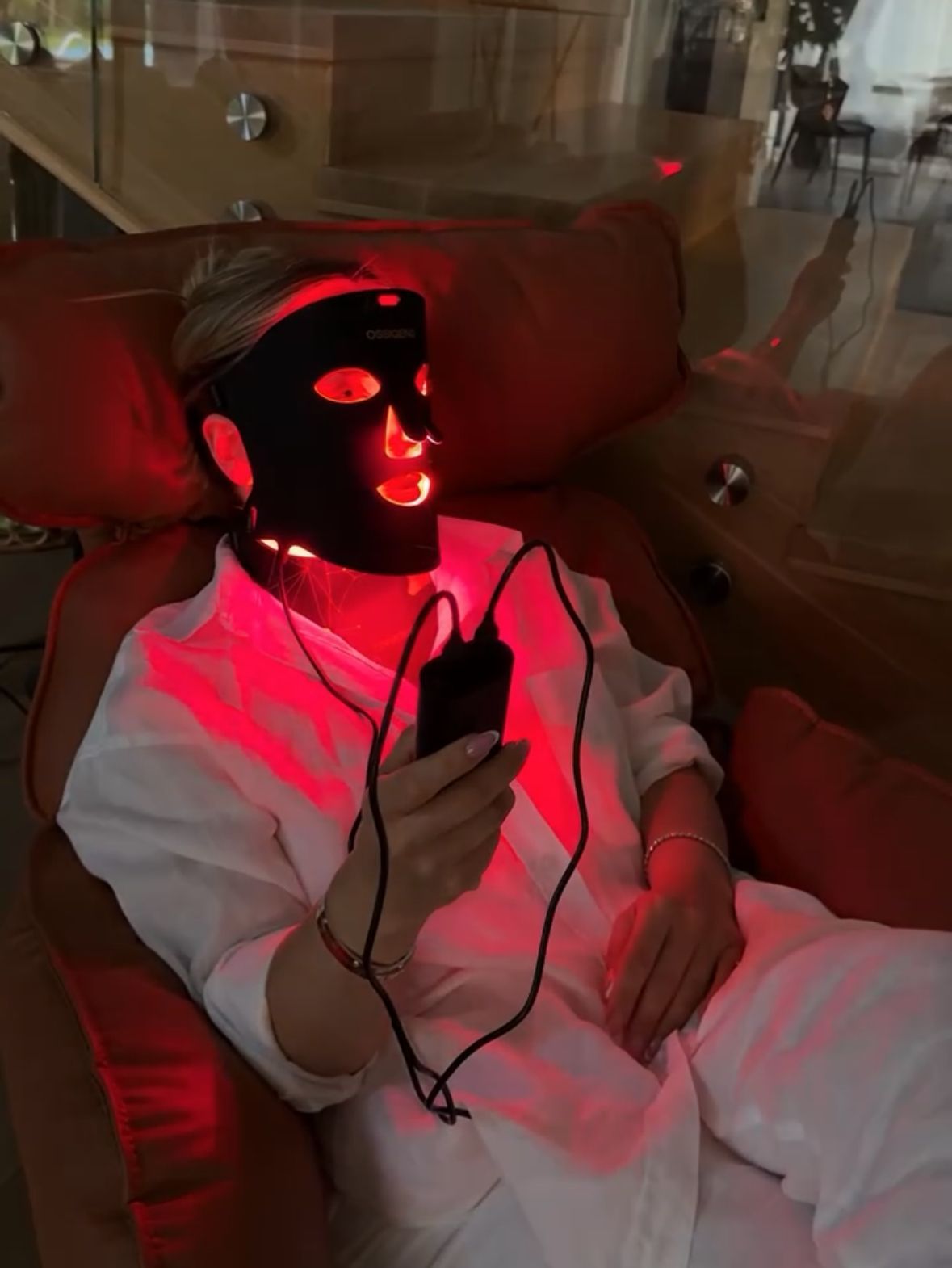 Маска для обличчя та шиї StellaLume Led Mask OSSIGENO