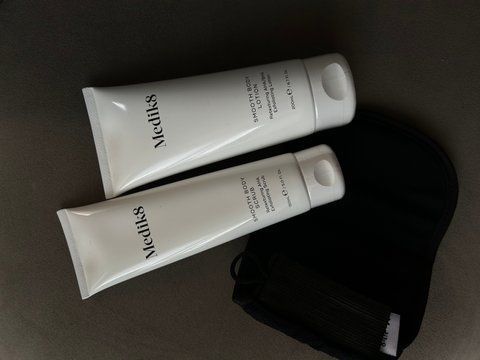 Набор для гладкости кожи тела Medik8 Smooth Body Exfoliating Kit