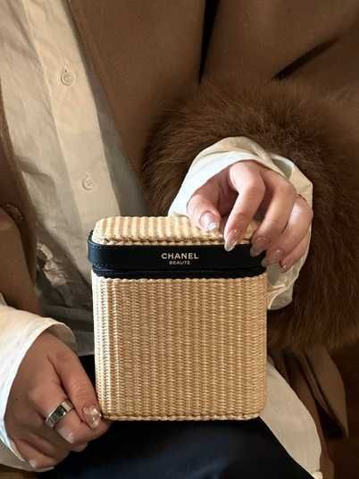 CHANEL LES BEIGES サマーセット ポーチ付 Лимитированный набор CHANEL LES BEIGES Summer Beach Glow Limited