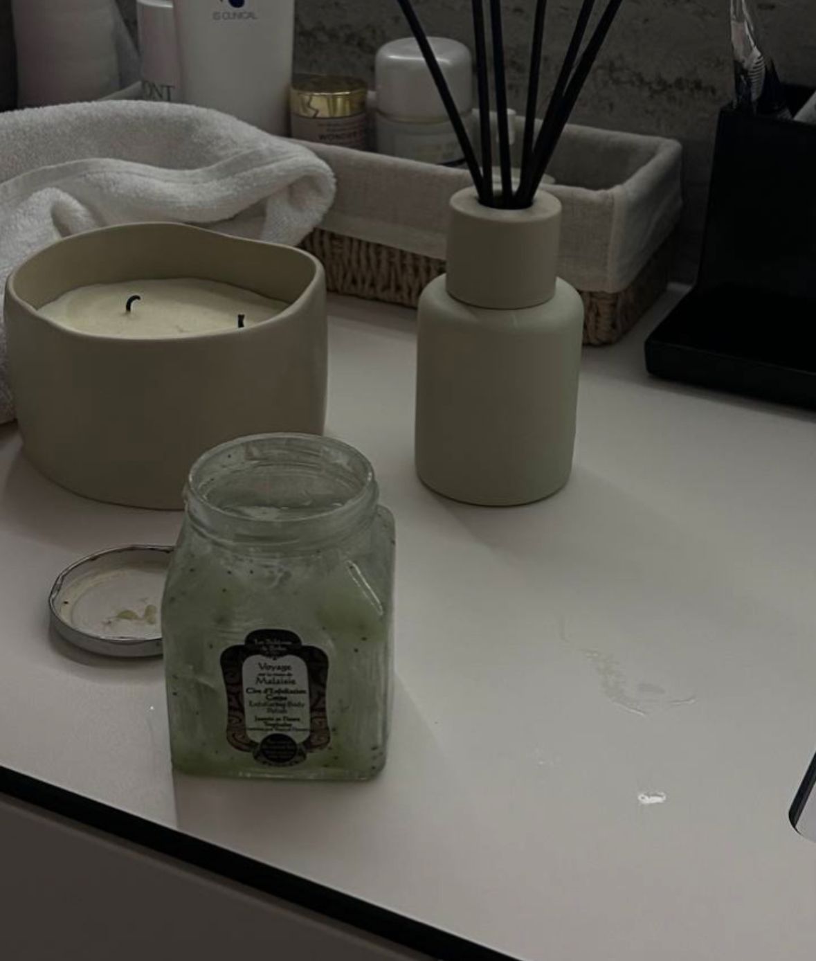 Эксфолирующий гомаж-воск для тела &laquo;Тропические цветы&raquo; La Sultane de Saba Champaka & Tropical Flowers Exfoliating Wax, 300г