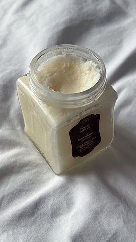 Масло карите "Лотос и Франжипани" La Sultane De Saba Lotus and Frangipani Body Butter, 300г