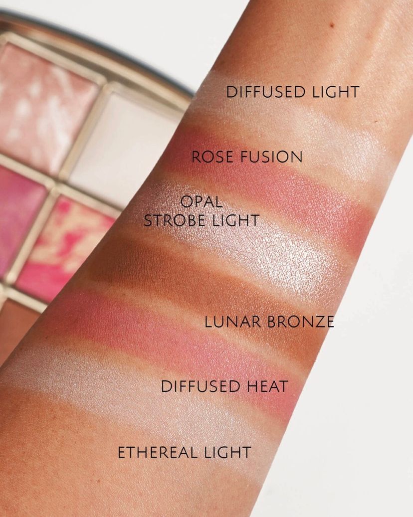 Палетка для обличчя Hourglass Ambient Lighting Edit (медуза в футлярі змії)