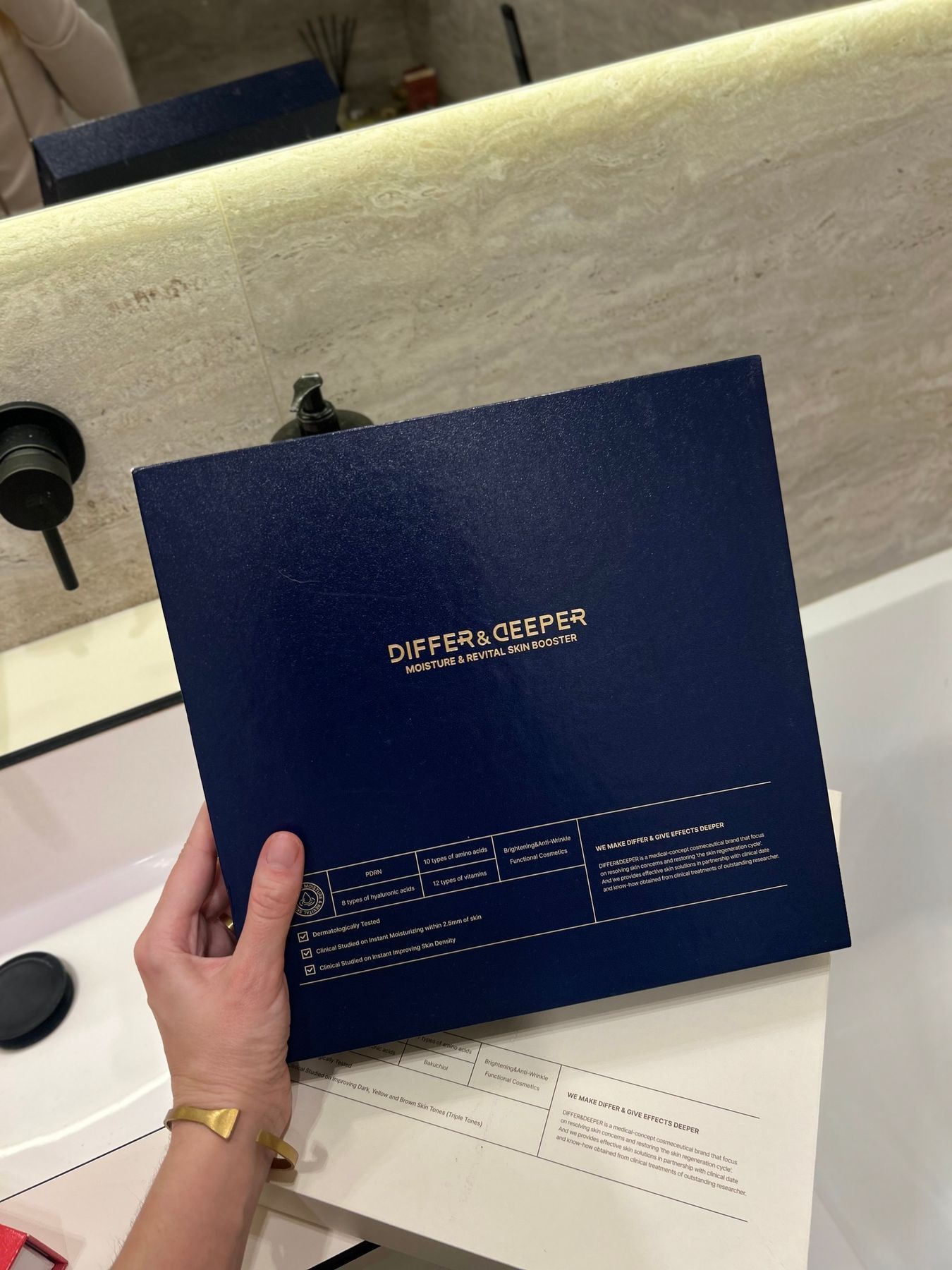Інтенсивний бустер для зволоження та регенерації шкіри Differ & Deeper Moisture & Revital Skin Booster, 2 мл х 14 ампул