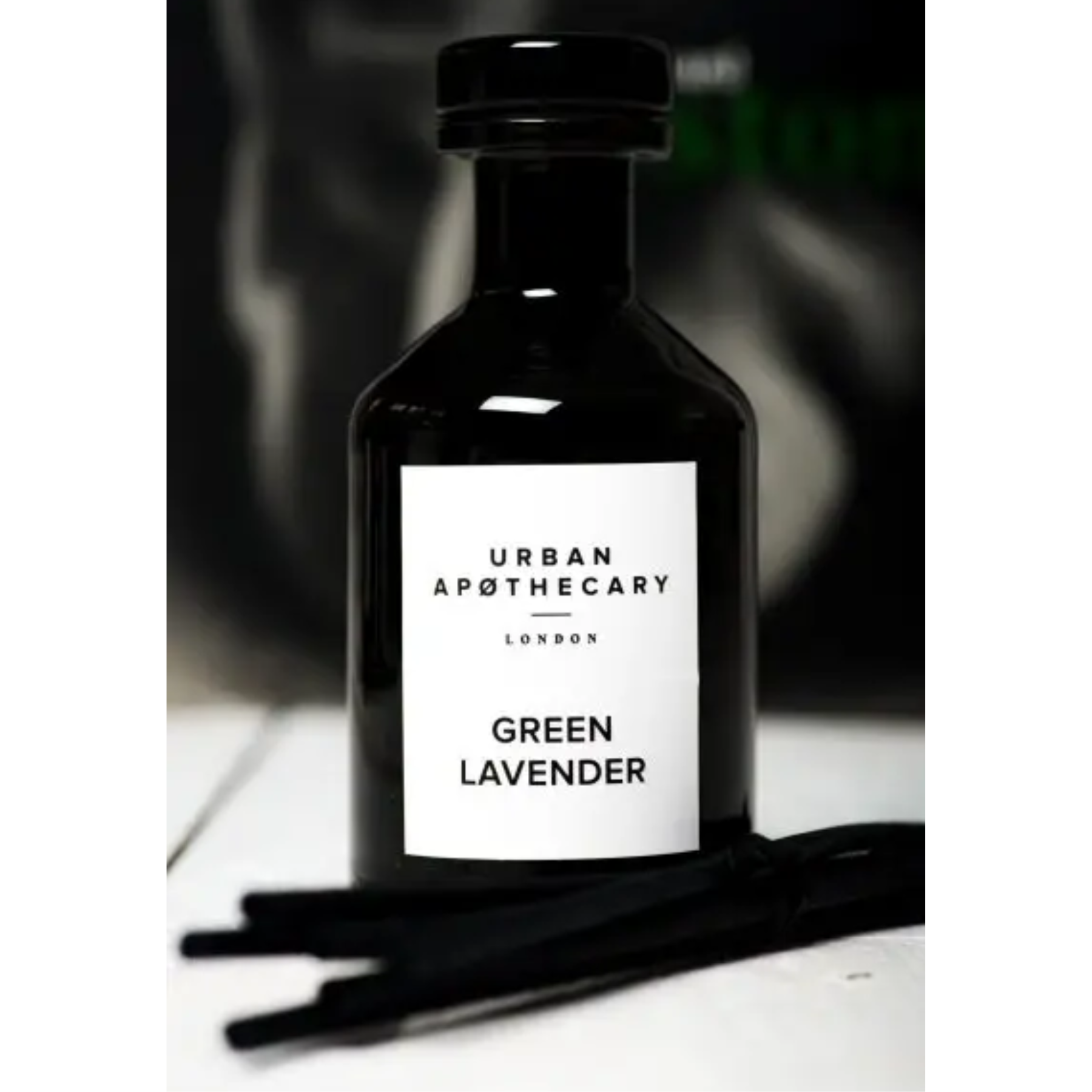 Аромадиффузор для дома с ароматами лаванды, мяты и зелени Urban apothecary Green lavender , 200мл