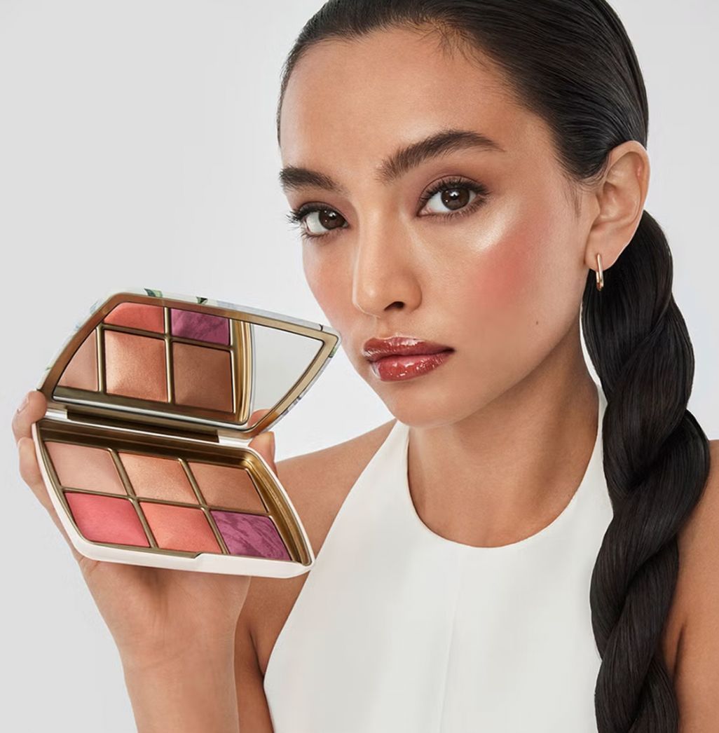 Лимитированная палетка Ambient Lighting Unlocked Swan Palette