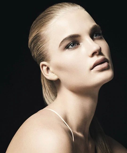 Тональный флюид Hourglass Veil Fluid Makeup SPF 15