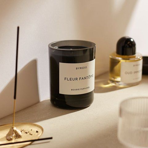 Парфюмированная свеча Byredo Fleur Fantome Fragranced Candle