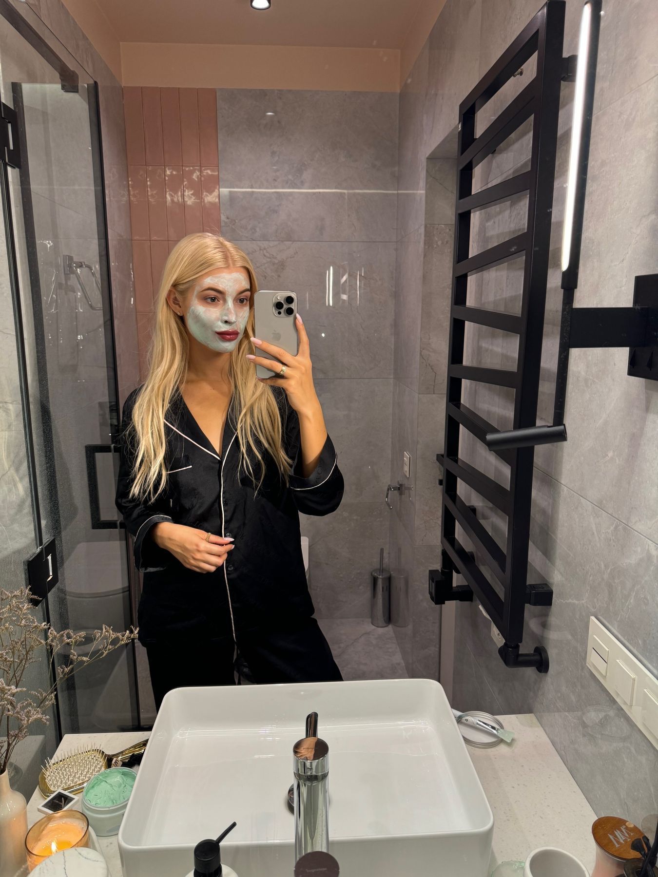 Відновлююча та заспокійлива маска з екстрактом зеленого чаю Essentielle Reafirming Mask Green Tea Atache, 200мл