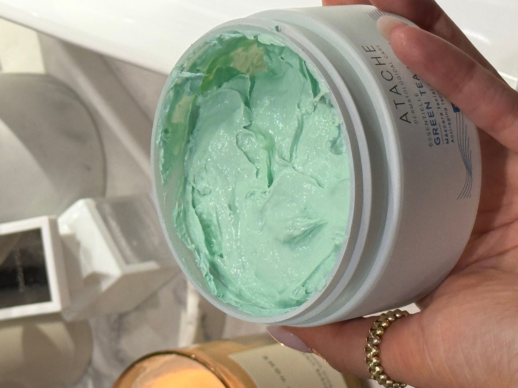 Відновлююча та заспокійлива маска з екстрактом зеленого чаю Essentielle Reafirming Mask Green Tea Atache, 200мл