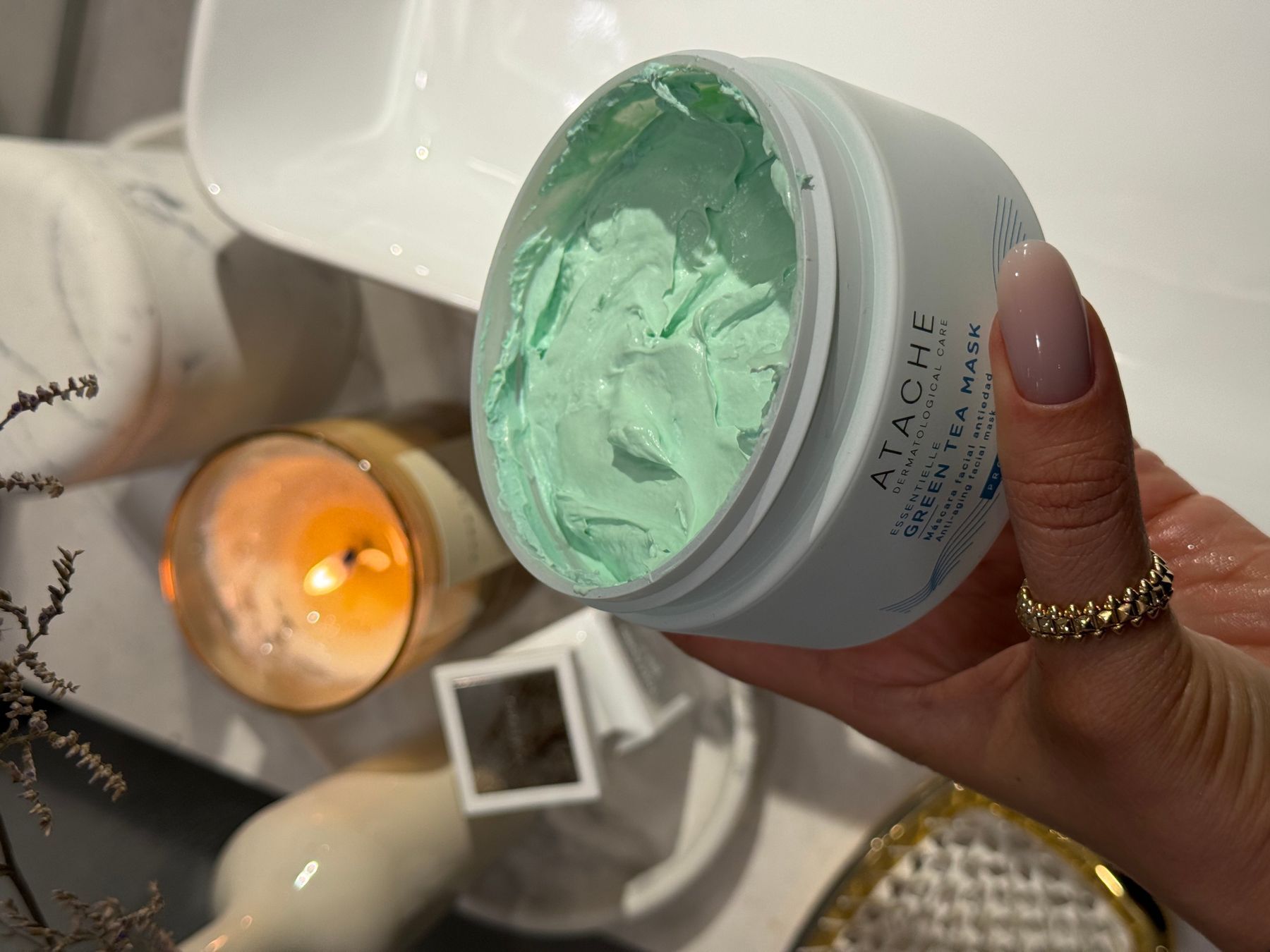Відновлююча та заспокійлива маска з екстрактом зеленого чаю Essentielle Reafirming Mask Green Tea Atache, 200мл
