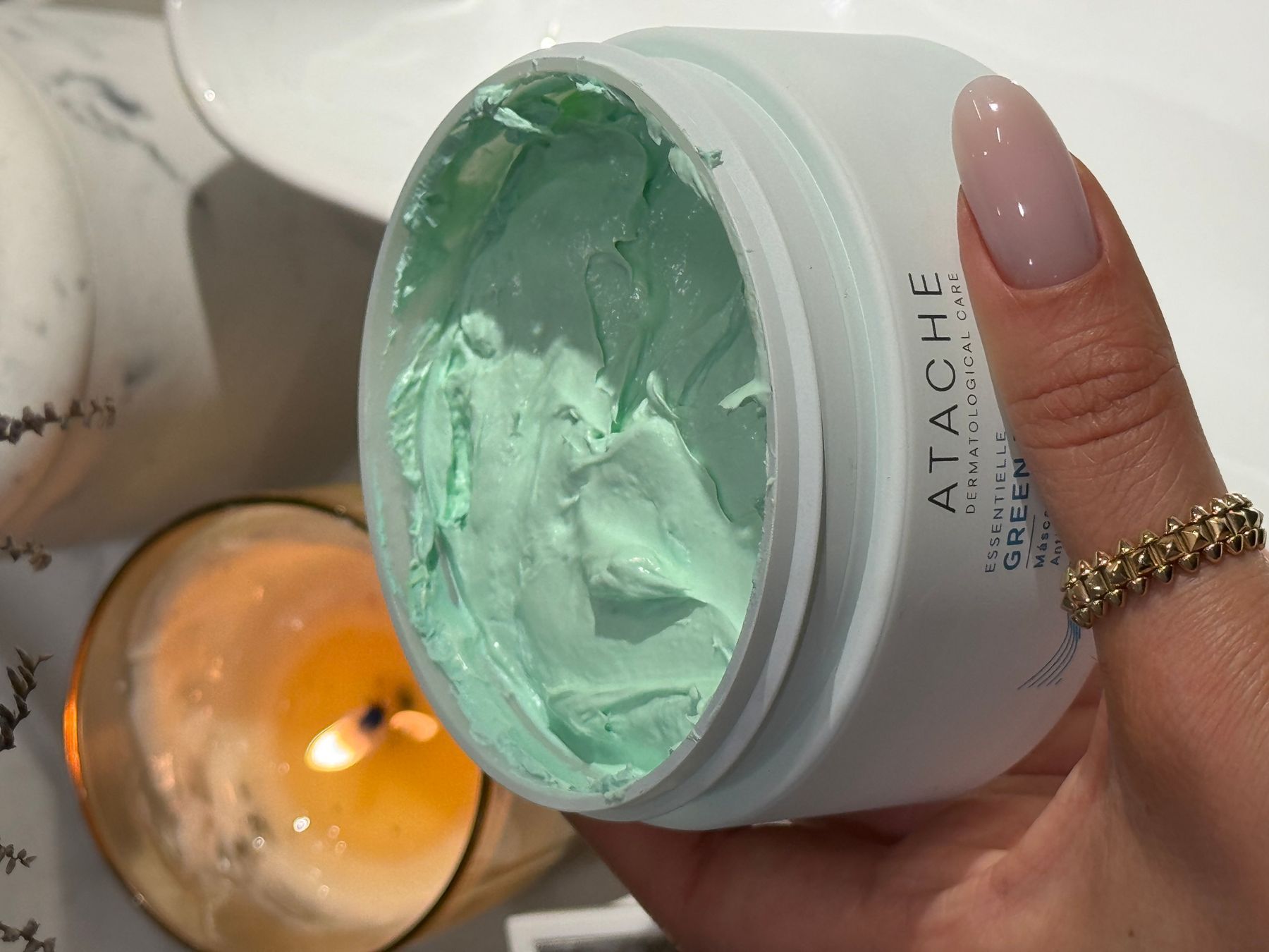 Відновлююча та заспокійлива маска з екстрактом зеленого чаю Essentielle Reafirming Mask Green Tea Atache, 200мл