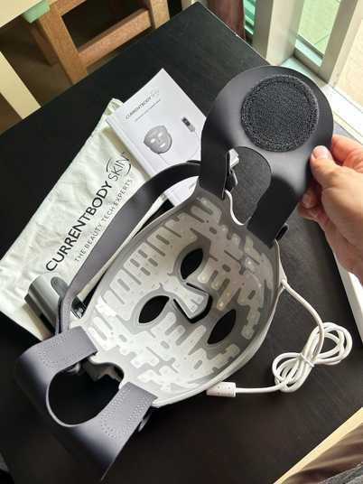 Світлодіодна маска CurrentBody Skin LED Multi Light Therapy Face