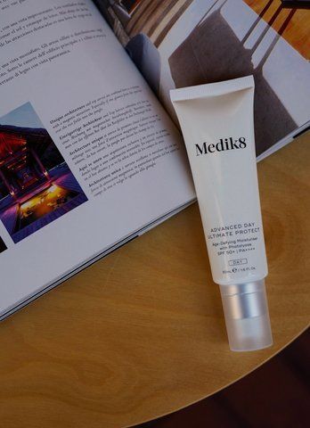 Антивозрастной увлажняющий солнцезащитный крем с фотолиазой SPF 50+ Advanced Day Ultimate Protect Advanced Day Total Protect Medik8, 50мл