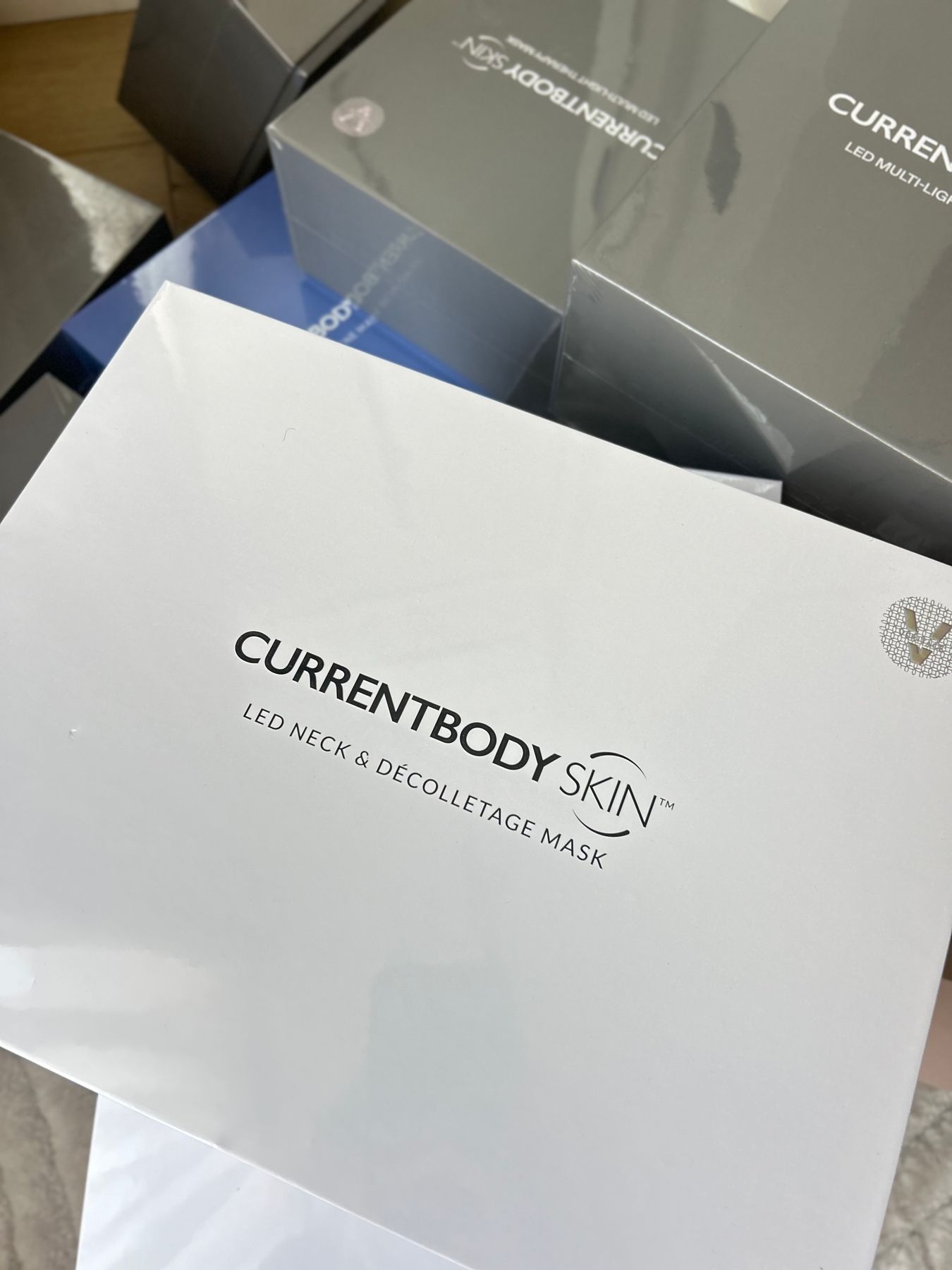Світлодіодна маска для шиї та декольте CurrentBody Skin LED Neck and Dec Perfector