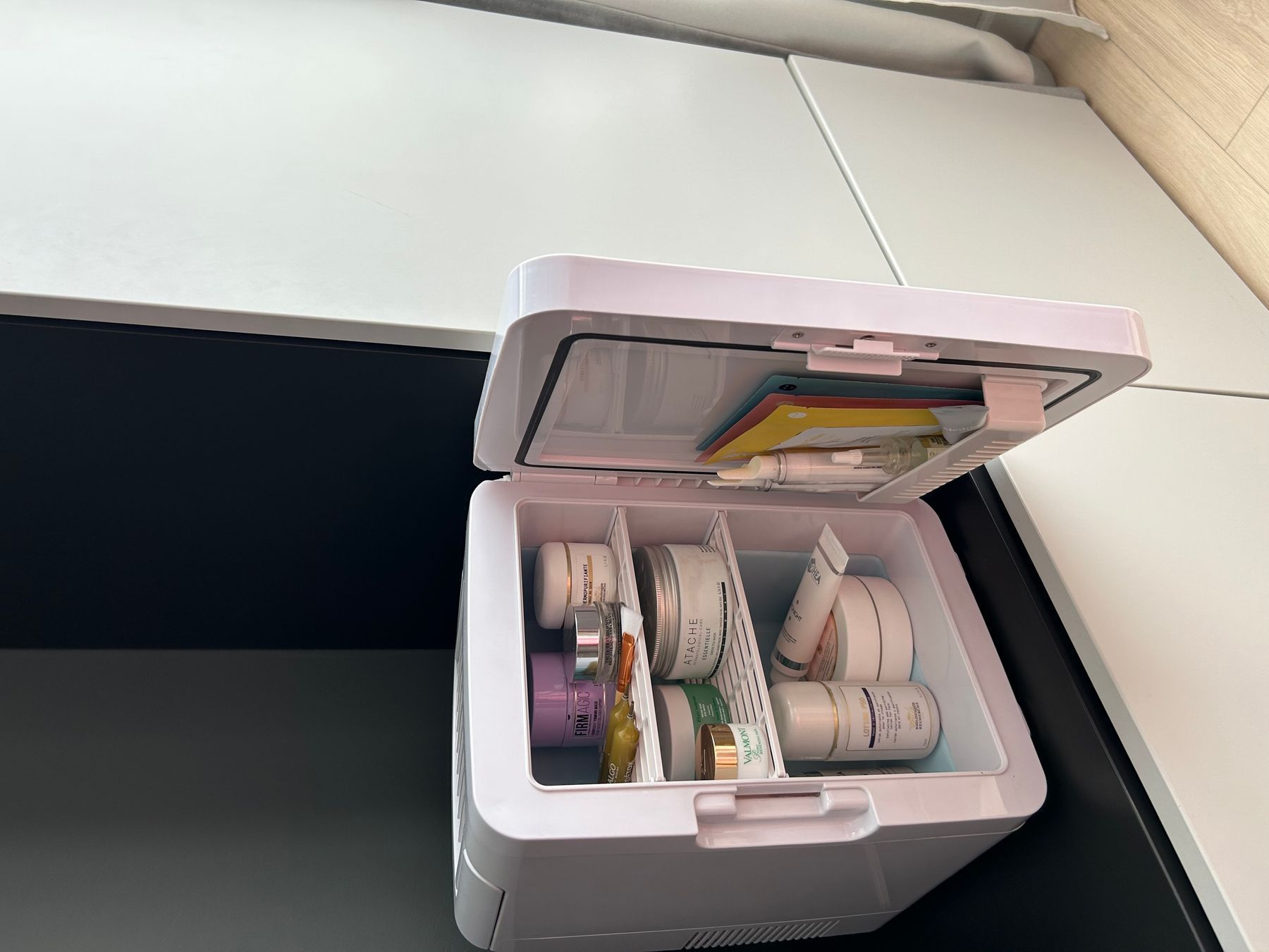 Мини холодильник зеркальный Beauty-fridge, 10л